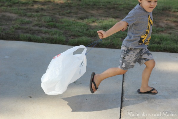 Plastic Bag Kite Craft for Kids - Great Spring or Summer Craft!