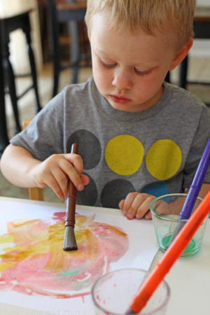 Preschool Apple Art – Munchkins and Moms