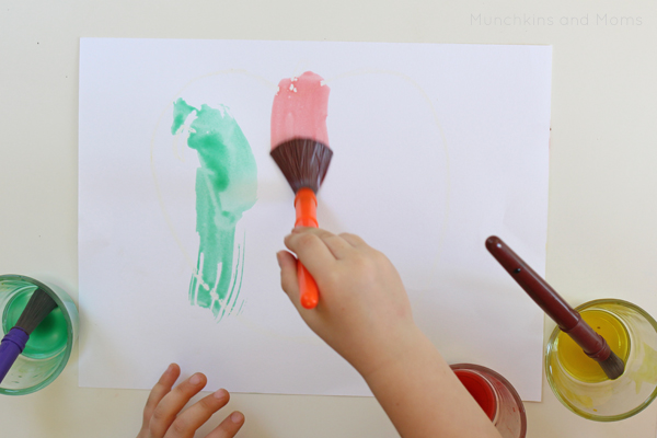 Preschool Apple Art – Munchkins and Moms