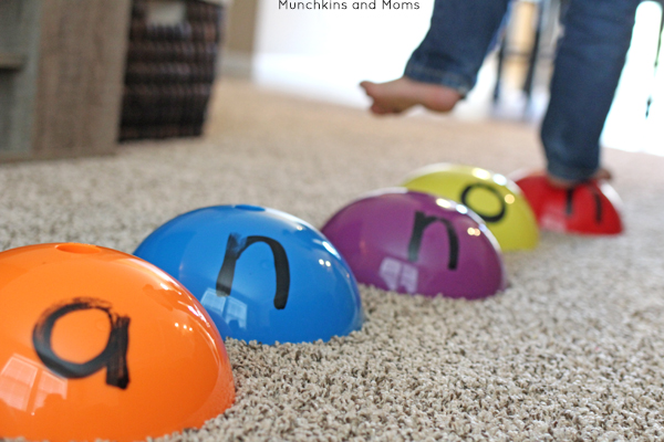 Name Recognition activity that has kids moving! This is a great gross motor exercise for preschoolers!