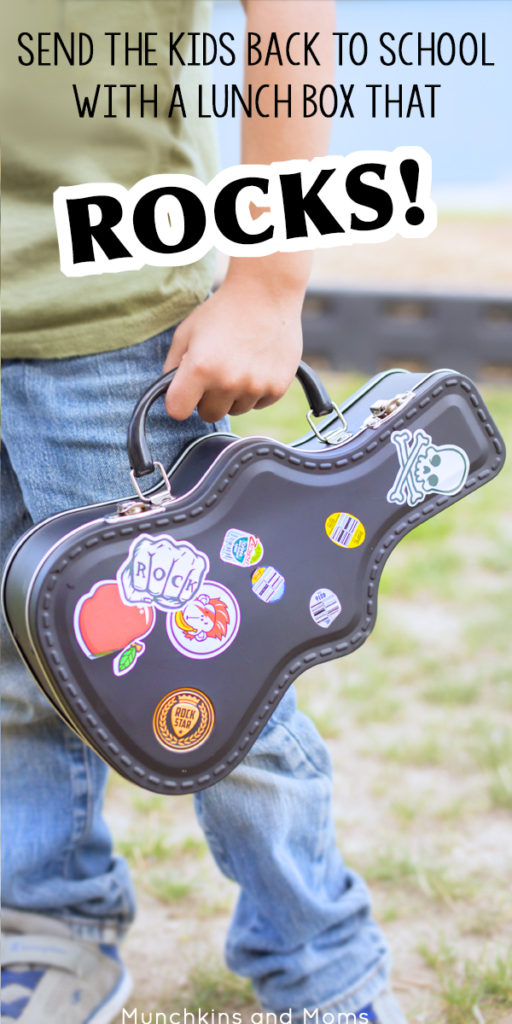 Send your kids back to school i style with this rockin' guitar lunch box! 