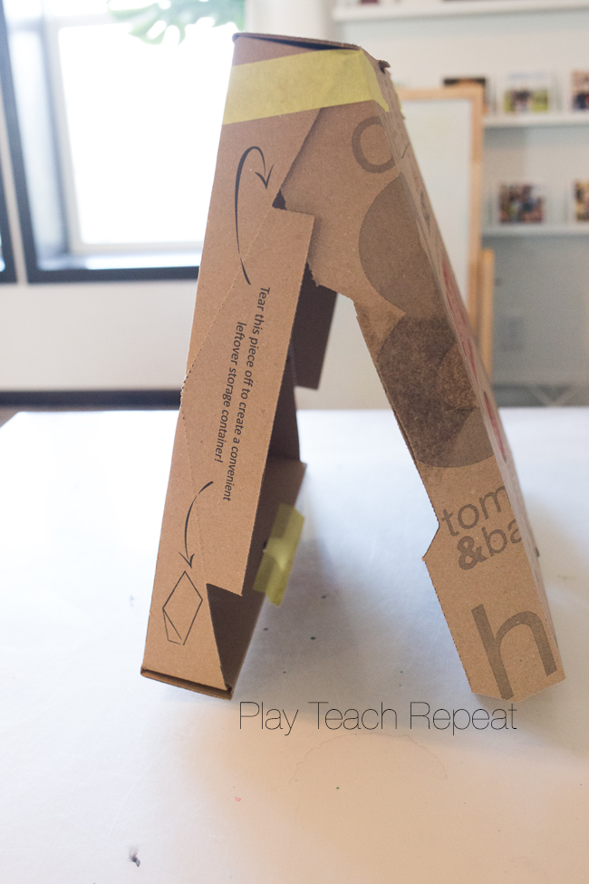 How To Make: Pizza Box Easel – Munchkins and Moms